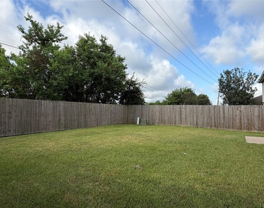 9510 Barr Spring Drive - Photo Thumbnail 23
