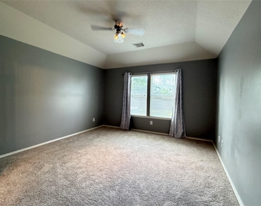 9510 Barr Spring Drive - Photo Thumbnail 12