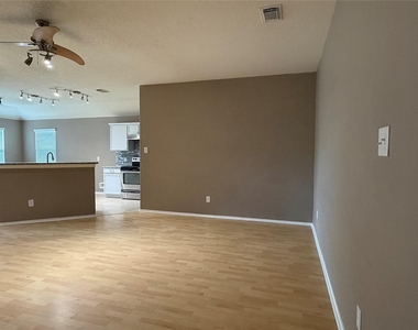 9510 Barr Spring Drive - Photo Thumbnail 5