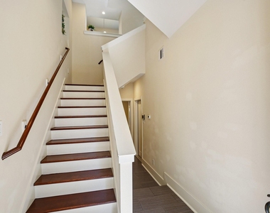 209 Burr Street - Photo Thumbnail 3