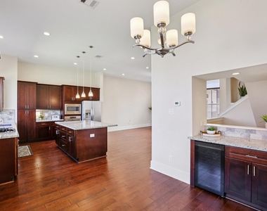 209 Burr Street - Photo Thumbnail 16