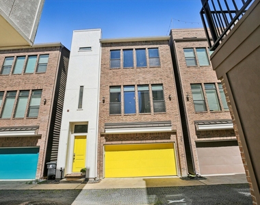 209 Burr Street - Photo Thumbnail 1