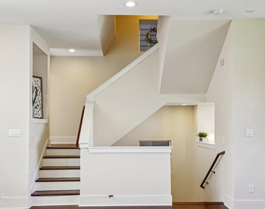 209 Burr Street - Photo Thumbnail 8