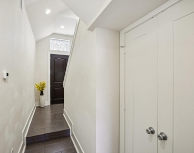 209 Burr Street - Photo Thumbnail 4