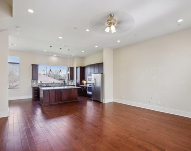 209 Burr Street - Photo Thumbnail 6