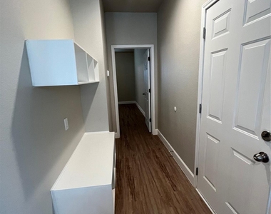 9720 Pelsey Street - Photo Thumbnail 5
