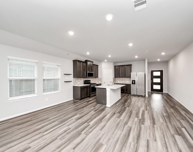 518 Ellwood Terrace Lane - Photo Thumbnail 12