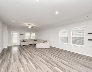 518 Ellwood Terrace Lane - Photo Thumbnail 11