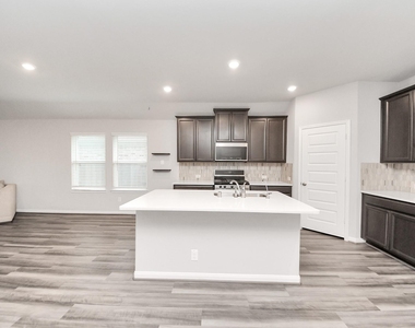 518 Ellwood Terrace Lane - Photo Thumbnail 6