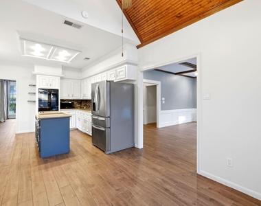 5626 Spring Lodge Drive - Photo Thumbnail 15