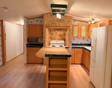 642 Hidden Oaks Drive - Photo Thumbnail 2