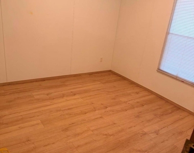 642 Hidden Oaks Drive - Photo Thumbnail 5