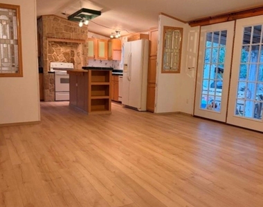 642 Hidden Oaks Drive - Photo Thumbnail 3
