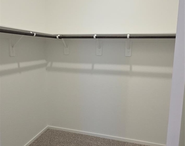 5110 Sunvalley Bend Drive - Photo Thumbnail 2