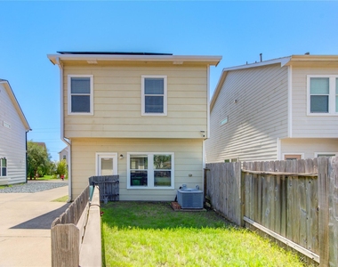 16726 Mammoth Springs Drive - Photo Thumbnail 8