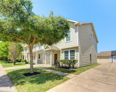 16726 Mammoth Springs Drive - Photo Thumbnail 5