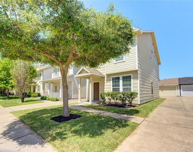 16726 Mammoth Springs Drive - Photo Thumbnail 6