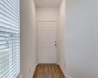 17610 Calabash Drive - Photo Thumbnail 6