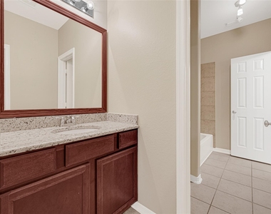 3906 Point Cuero Court - Photo Thumbnail 32
