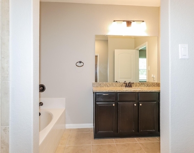 8981 Oval Glass Street - Photo Thumbnail 12
