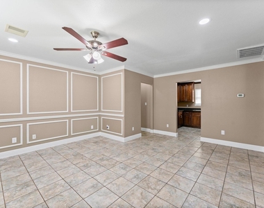 5646 Belmark Street - Photo Thumbnail 4