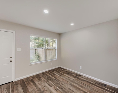 11 Wineberry Place - Photo Thumbnail 5