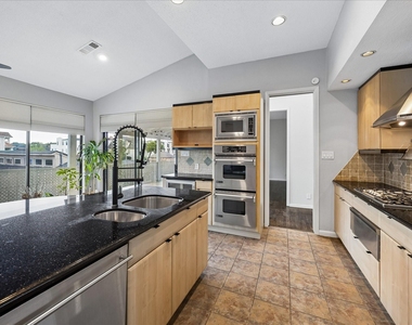 1605 Potomac Drive - Photo Thumbnail 2