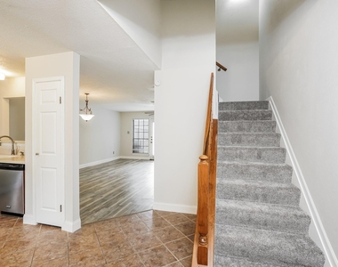 17263 Saturn Lane - Photo Thumbnail 7