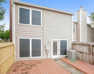 17263 Saturn Lane - Photo Thumbnail 14