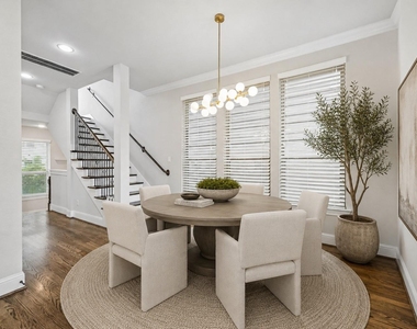 1704 Oak Leaf Pass Drive - Photo Thumbnail 12
