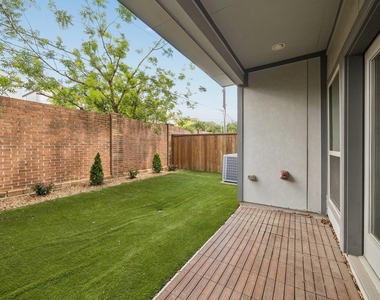 1704 Oak Leaf Pass Drive - Photo Thumbnail 28