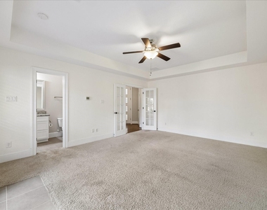 1704 Oak Leaf Pass Drive - Photo Thumbnail 29