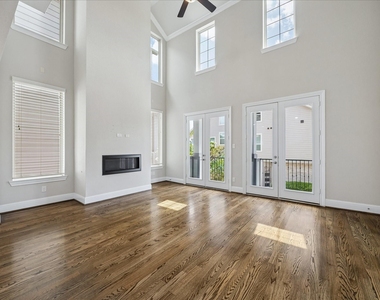 1704 Oak Leaf Pass Drive - Photo Thumbnail 17