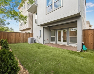 1704 Oak Leaf Pass Drive - Photo Thumbnail 31