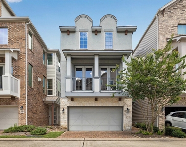 1704 Oak Leaf Pass Drive - Photo Thumbnail 1