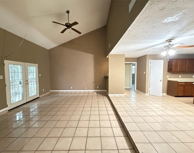 13218 Avonshire Drive - Photo Thumbnail 2