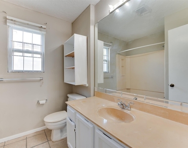 13218 Avonshire Drive - Photo Thumbnail 8