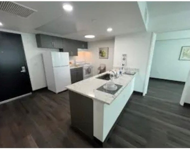 3501 N Vista Lane - Photo Thumbnail 7