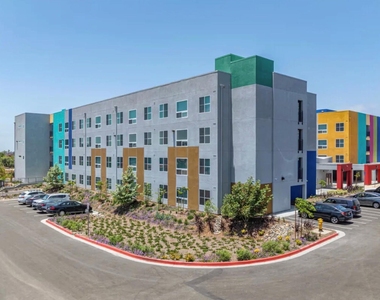 3501 N Vista Lane - Photo Thumbnail 2