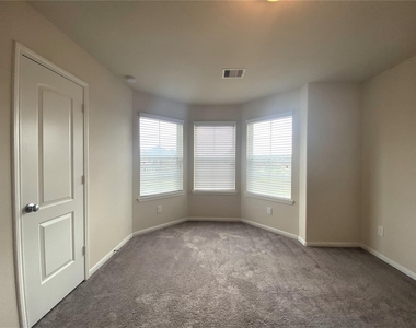 14296 Empanada Drive - Photo Thumbnail 9