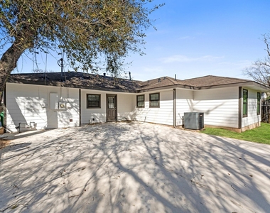 5326 Newkirk Lane - Photo Thumbnail 16
