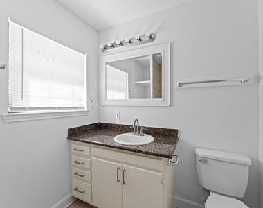 5326 Newkirk Lane - Photo Thumbnail 4