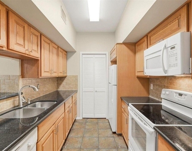2025 Augusta Drive - Photo Thumbnail 9