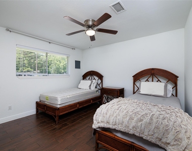 12826 Hill Dr - Photo Thumbnail 34