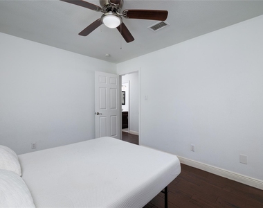12826 Hill Dr - Photo Thumbnail 37
