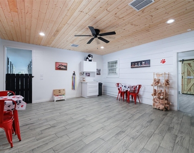 12826 Hill Dr - Photo Thumbnail 5