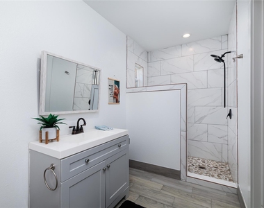 12826 Hill Dr - Photo Thumbnail 8
