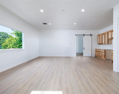 12826 Hill Dr - Photo Thumbnail 45