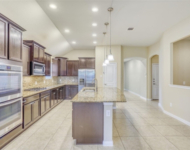 28270 Natalie Bend Road - Photo Thumbnail 5