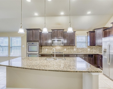 28270 Natalie Bend Road - Photo Thumbnail 4